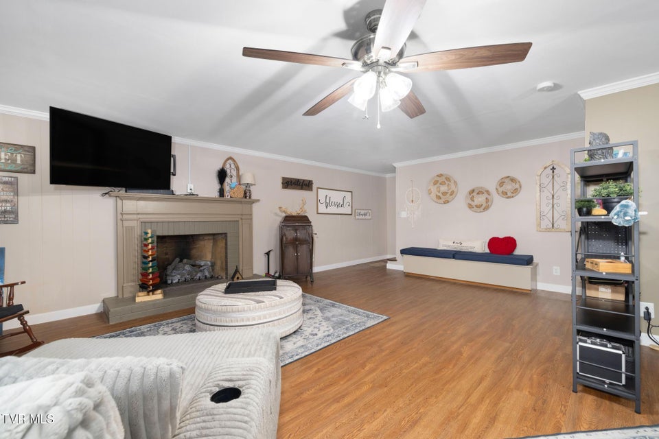 Photo #38: 1305 Sherwood Drive