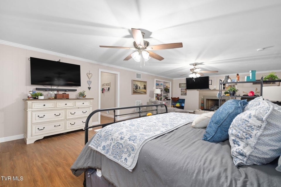 Photo #41: 1305 Sherwood Drive