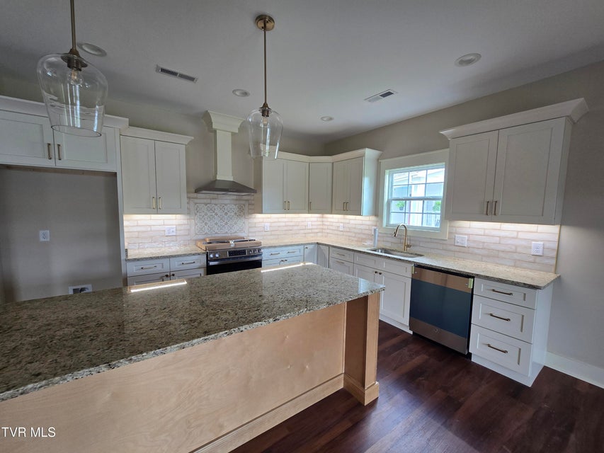 Photo #6: 1616 Maple Ridge Court