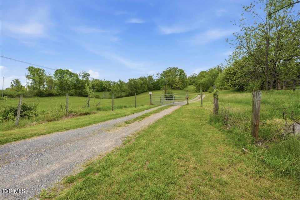 Photo #3: 27070 Shortsville Road