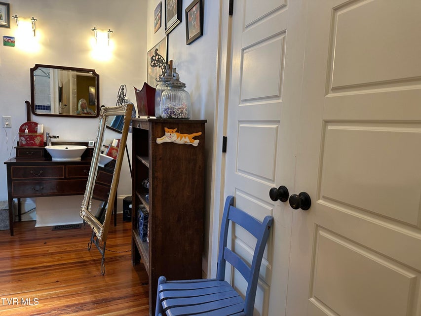 Photo #48: 1045 Catawba Street