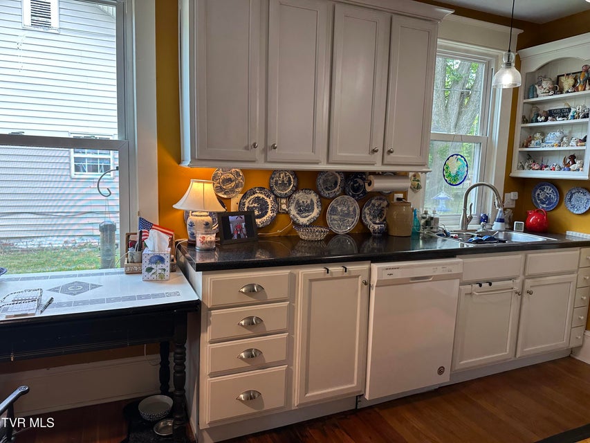 Photo #68: 1045 Catawba Street