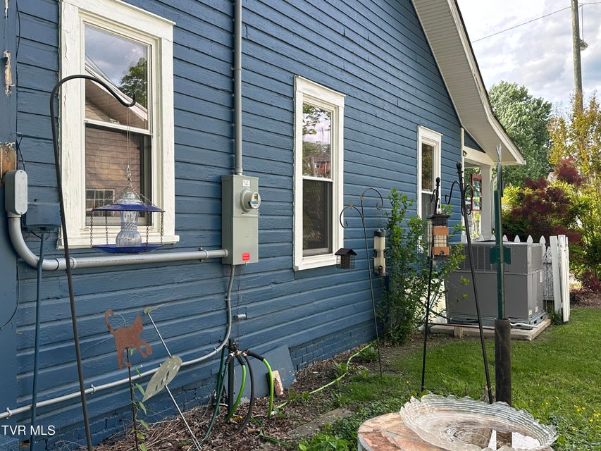 Photo #94: 1045 Catawba Street