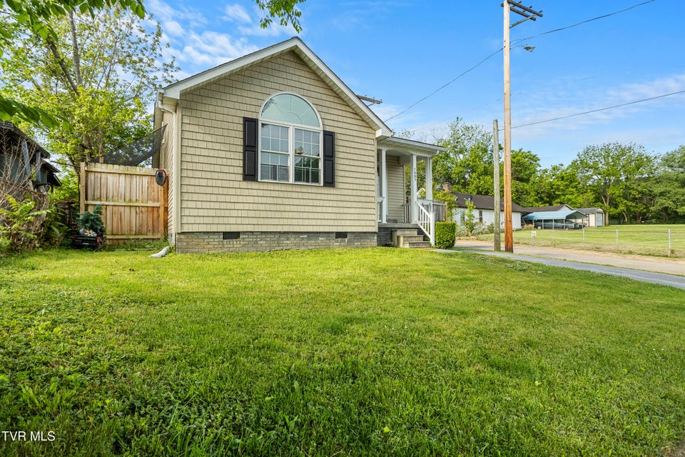 Photo #3: 1001 Minton Place