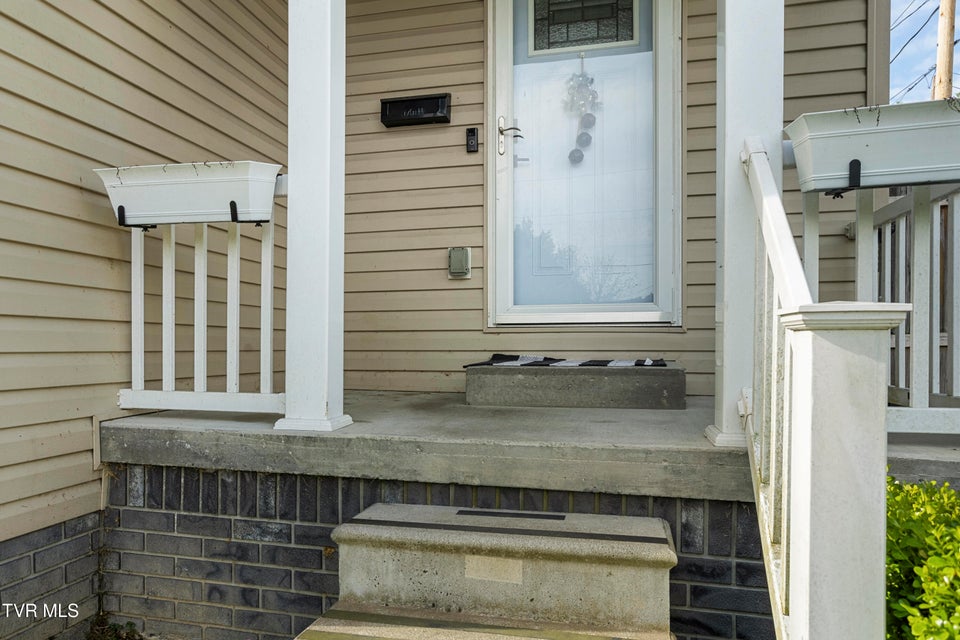 Photo #4: 1001 Minton Place