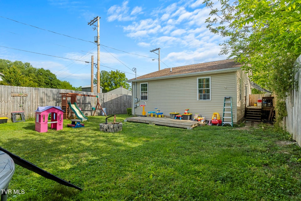Photo #31: 1001 Minton Place