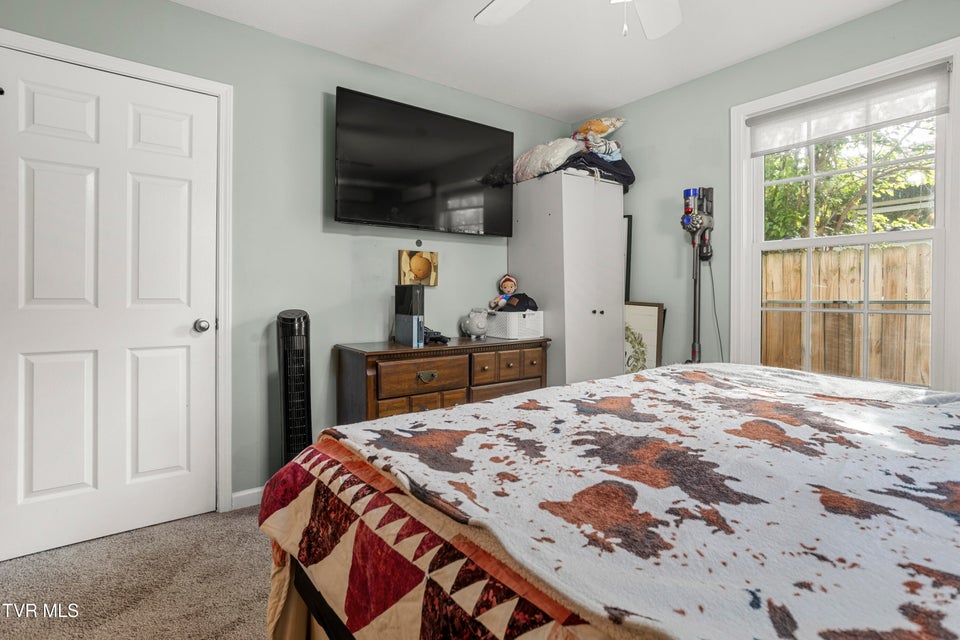 Photo #23: 1001 Minton Place