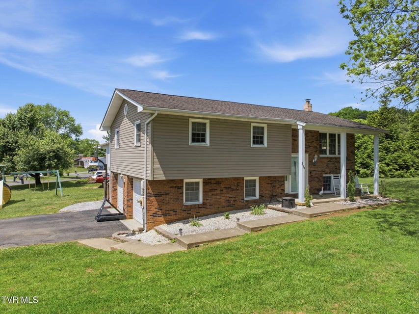 Photo #2: 324 Bellehaven Drive