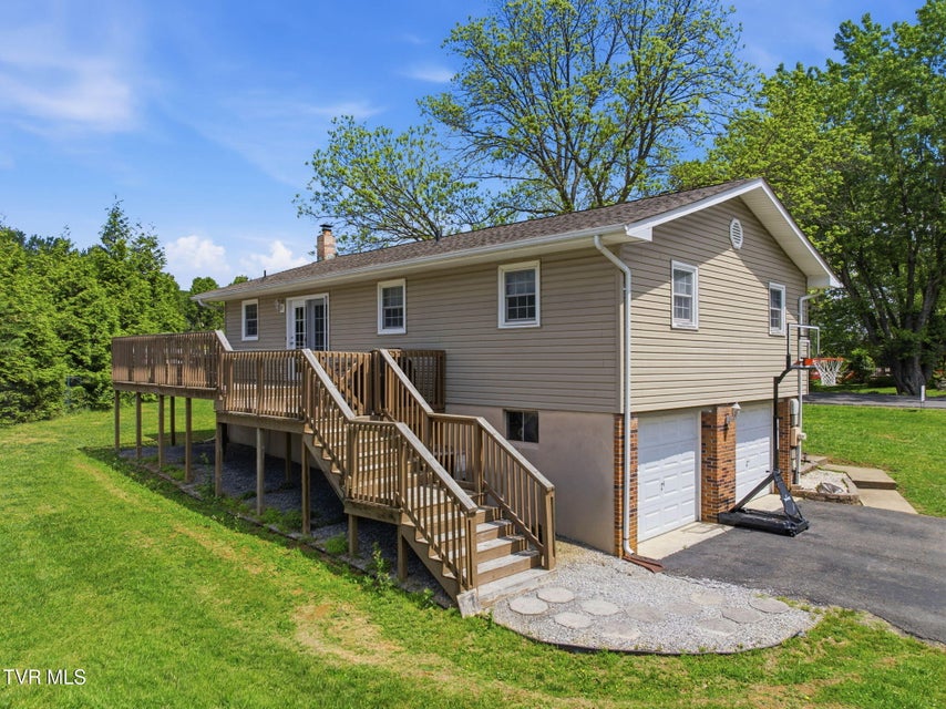 Photo #3: 324 Bellehaven Drive