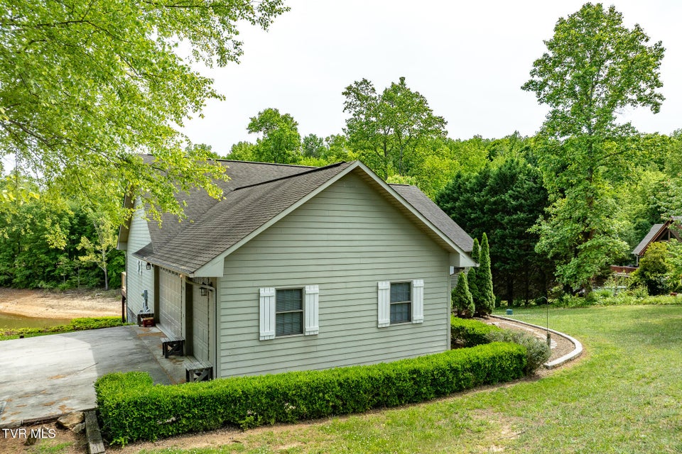Photo #15: 937 Muskogee Lane