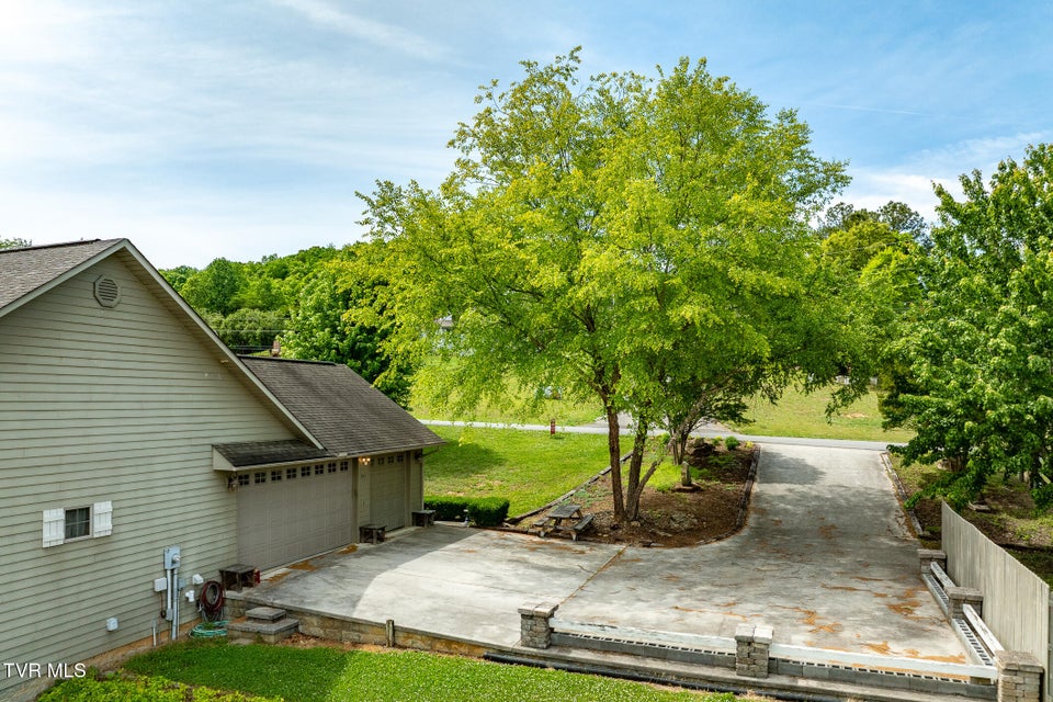 Photo #32: 937 Muskogee Lane