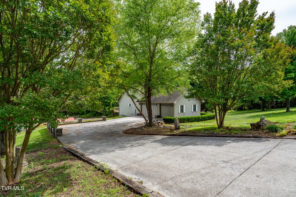 Photo #33: 937 Muskogee Lane