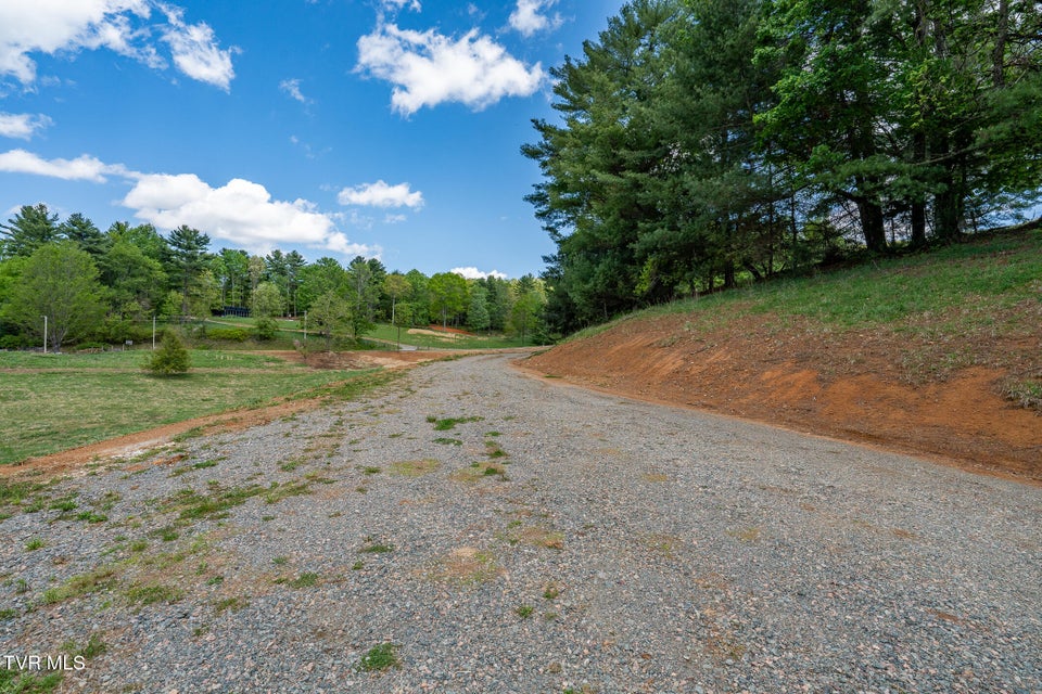 Photo #35: 835 Red Brush Road