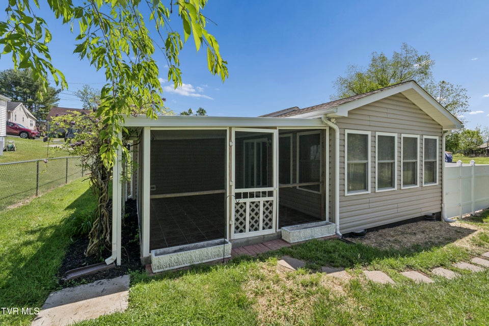 Photo #41: 1020 Tennessee Avenue