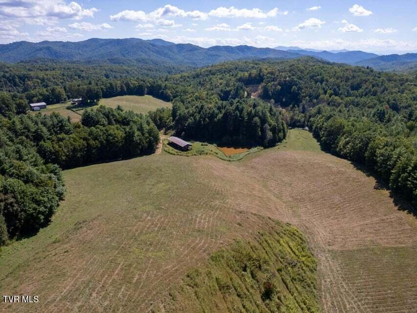 Photo #31: 5200 Greene Mountain Road