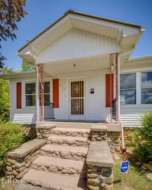 Photo #4: 315 9th Street