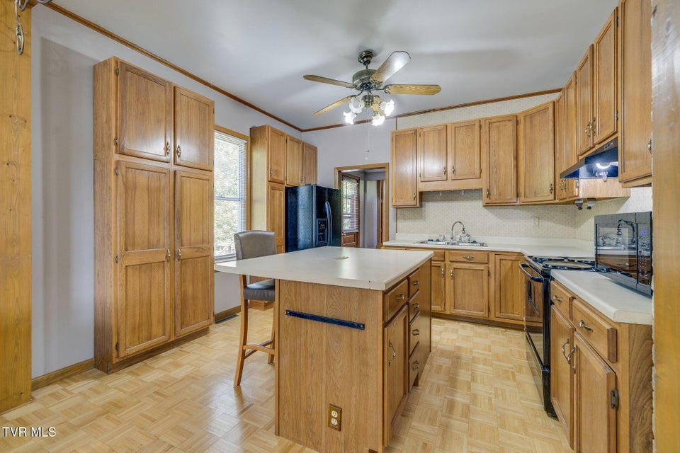 Photo #10: 315 9th Street