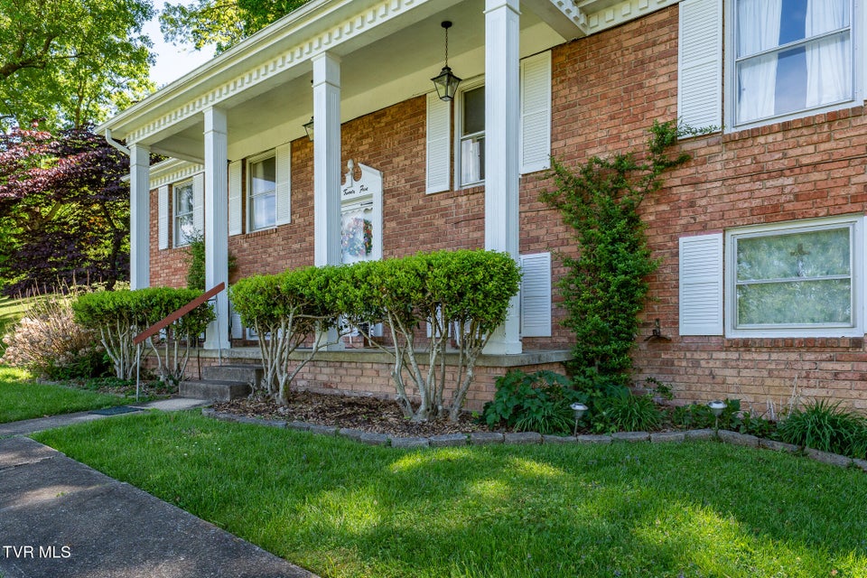 Photo #5: 1025 Eastbrook Drive