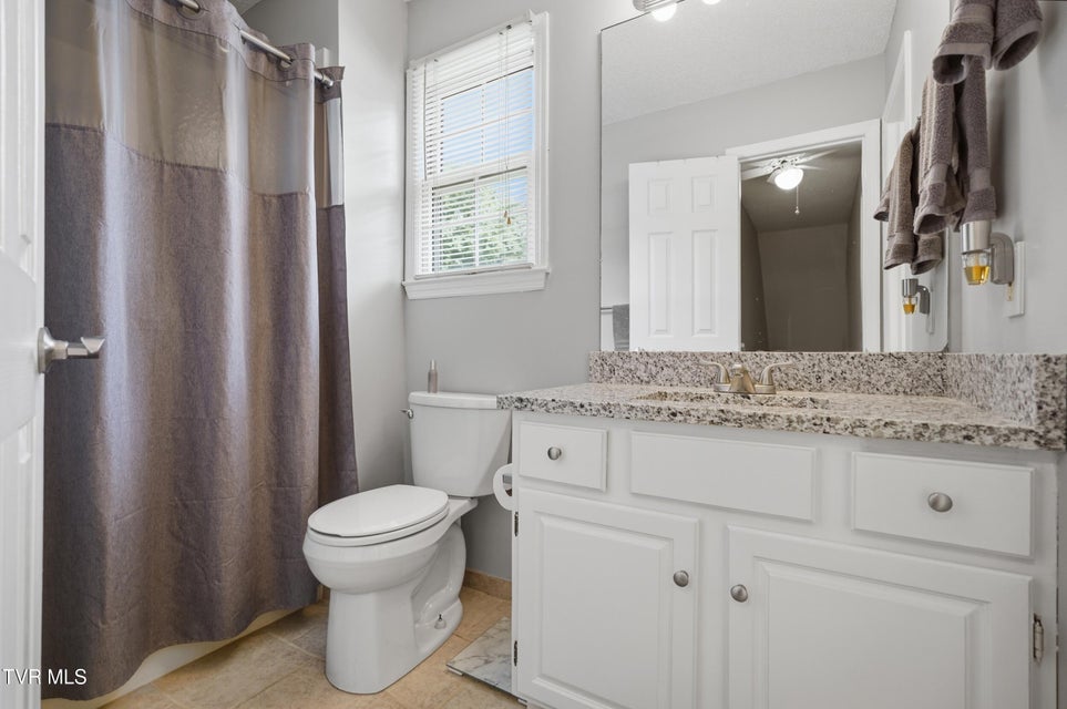 Photo #18: 1725 Lakeview Drive