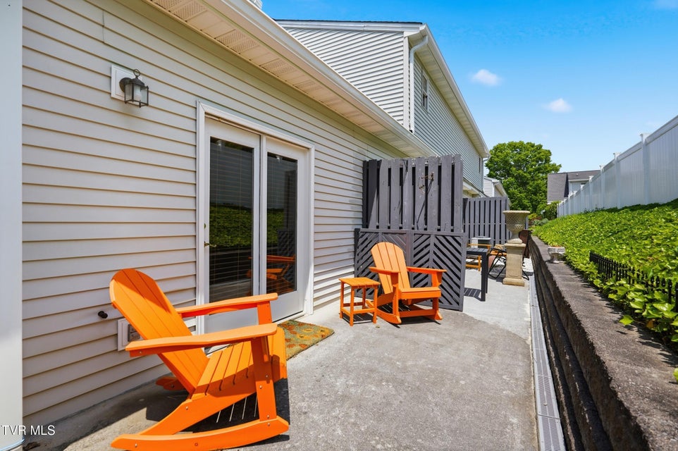 Photo #28: 1725 Lakeview Drive