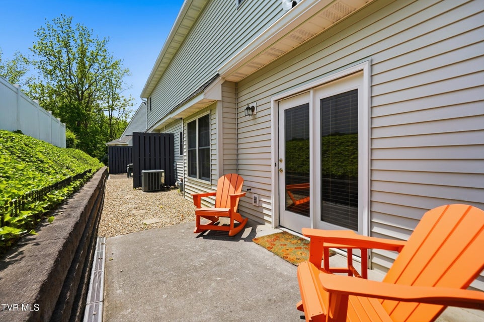 Photo #29: 1725 Lakeview Drive