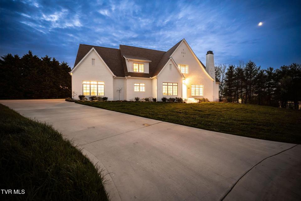 Photo #3: 406 Lancaster Court