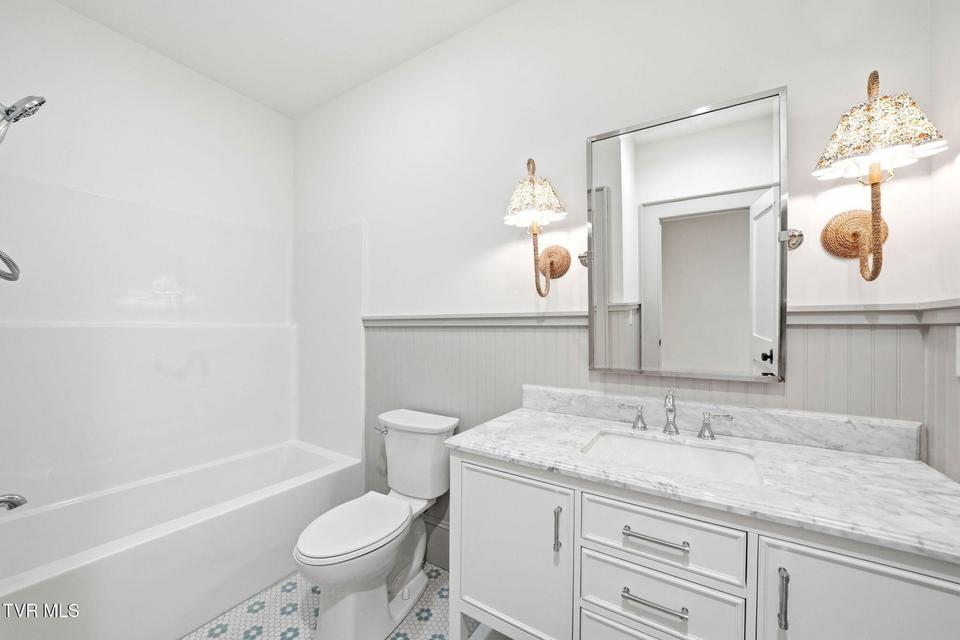 Photo #90: 406 Lancaster Court