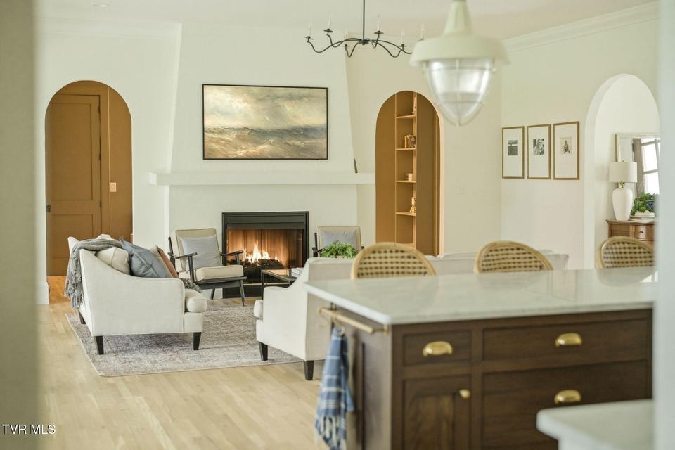 Photo #14: 406 Lancaster Court