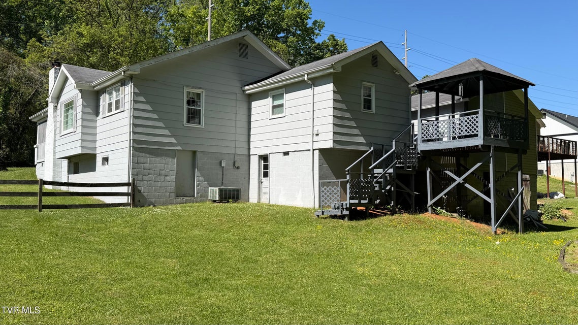Photo #4: 1420 Cedar Street