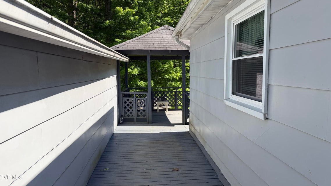 Photo #5: 1420 Cedar Street
