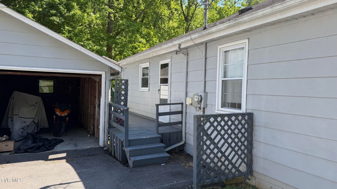 Photo #6: 1420 Cedar Street