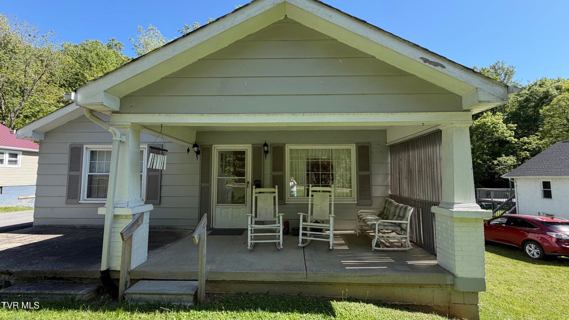 Photo #11: 1420 Cedar Street