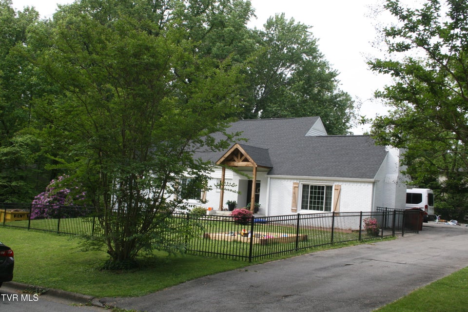 Photo #2: 321 Baron Drive