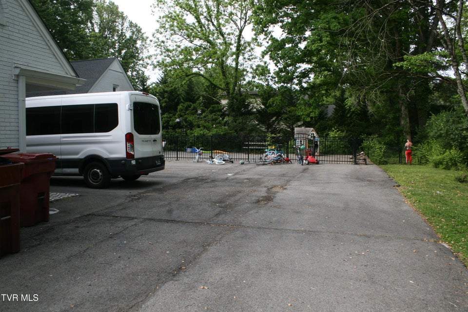 Photo #4: 321 Baron Drive