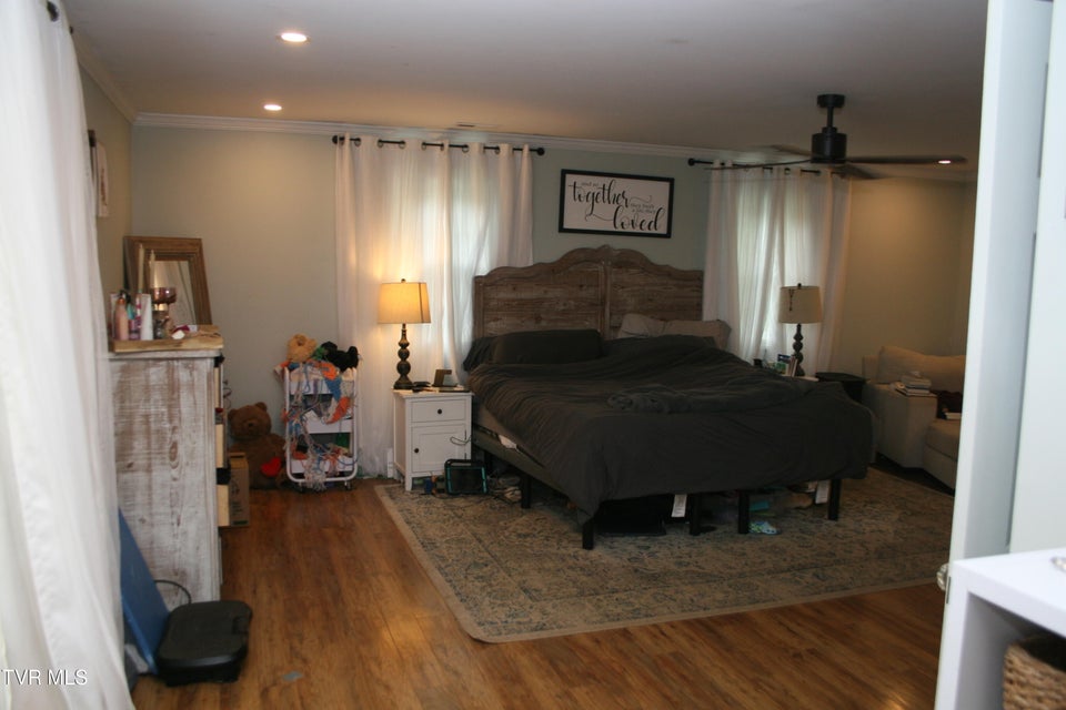 Photo #18: 321 Baron Drive