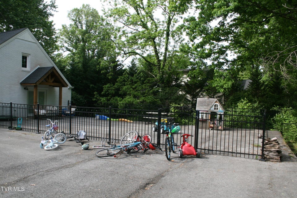 Photo #22: 321 Baron Drive