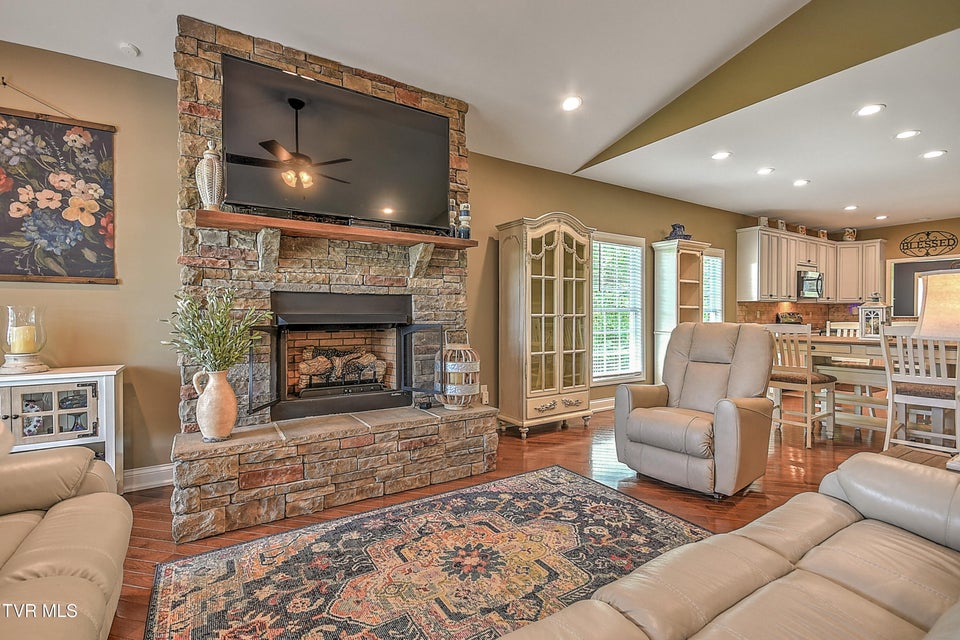 Photo #10: 1790 Seaver Road