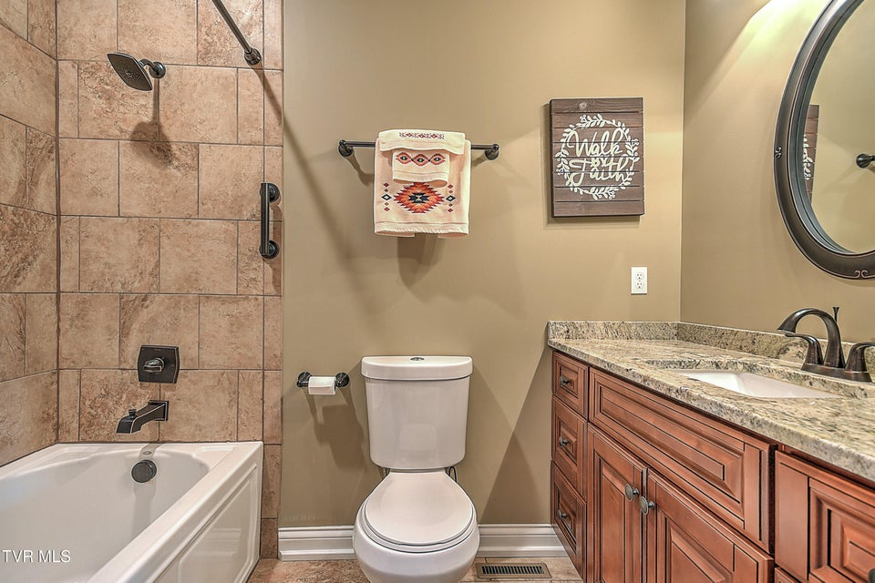 Photo #29: 1790 Seaver Road