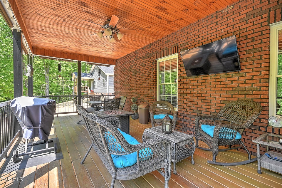 Photo #43: 1790 Seaver Road