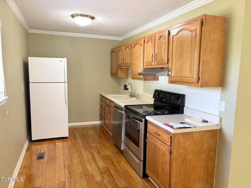 Photo #6: 134 Briarwood Drive