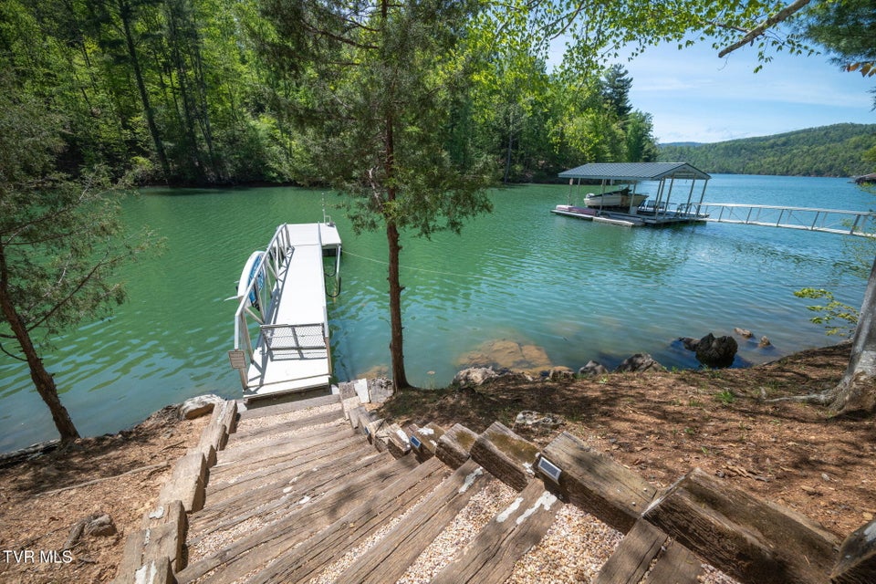 Photo #7: 237 Candlewood Lane