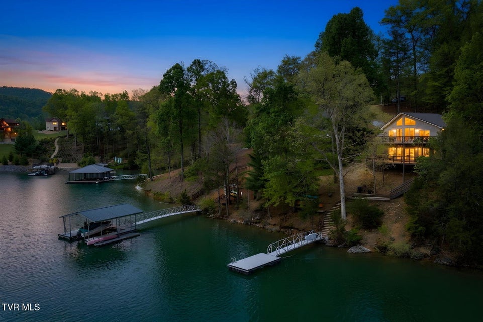 Photo #3: 237 Candlewood Lane