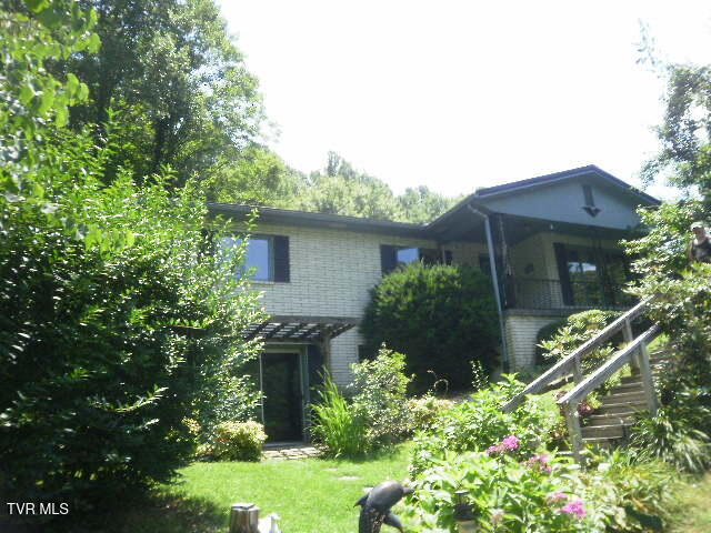 Photo #2: 665 Isabell Street