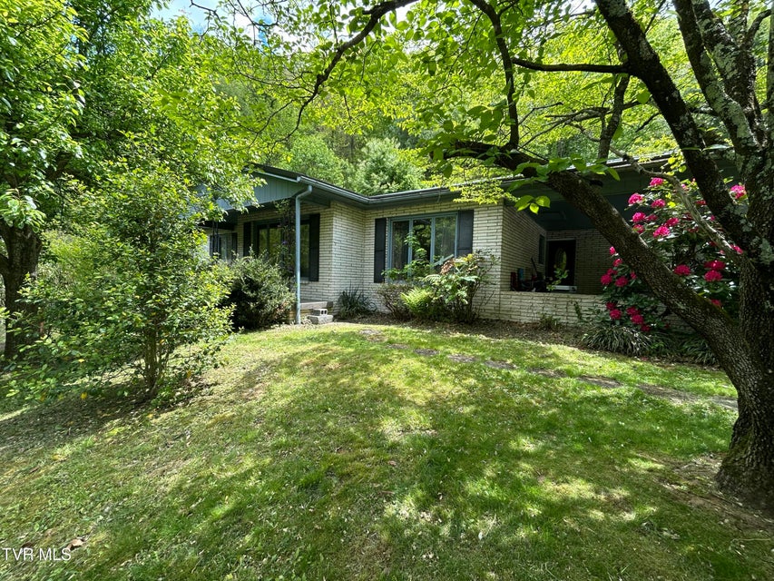 Photo #15: 665 Isabell Street