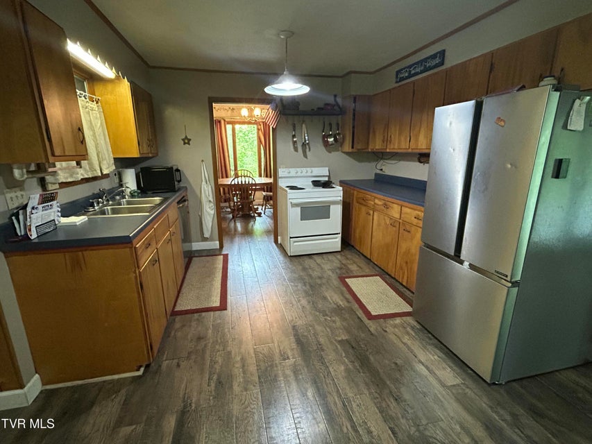 Photo #19: 665 Isabell Street