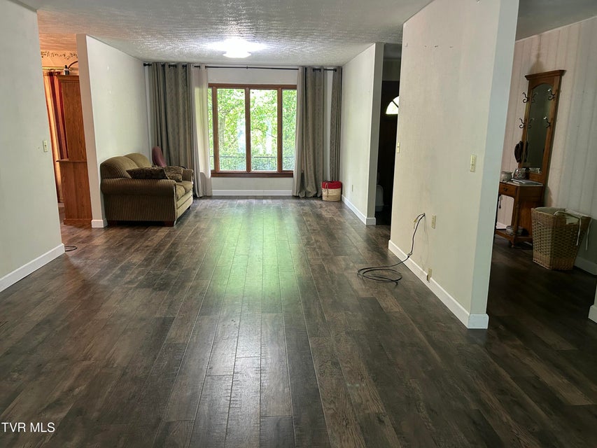 Photo #24: 665 Isabell Street