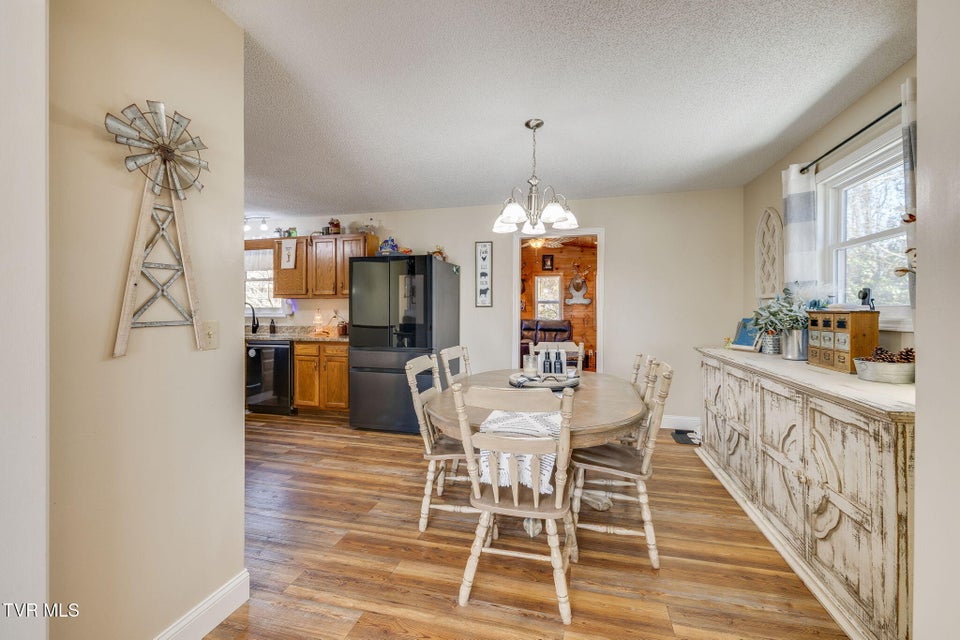 Photo #8: 107 Summerview Court