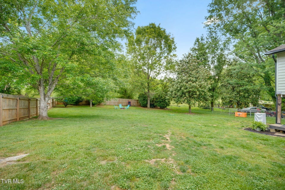 Photo #28: 107 Summerview Court