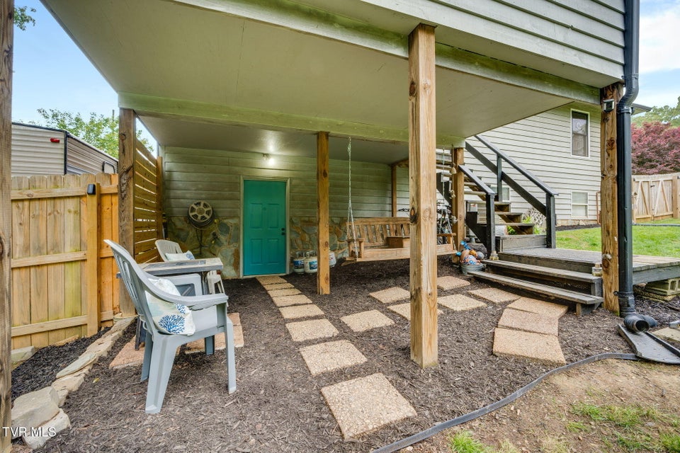 Photo #32: 107 Summerview Court
