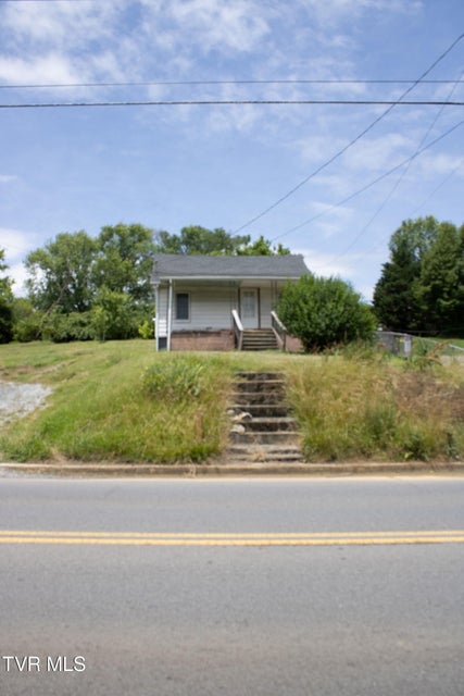 Photo #7: Tr 1 Bernard Avenue